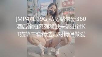 三个妹妹女女淫乱黄瓜互插尿尿，三女轮流玩弄，站在椅子上双指猛捅