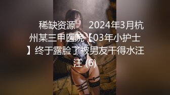 40岁熟女约我，边打游戏，一边被我后入