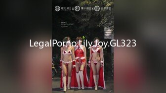 【丰乳肥臀新人女技师】按摩乳推炮友啪啪服务一番抱着双腿打桩翘起大屁股一下下撞击各种姿势换着操最后内射