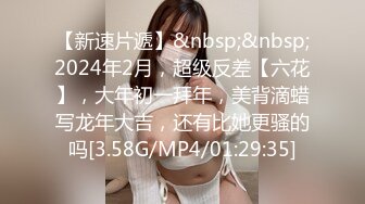 哺乳期的妈妈露脸奶完孩子来喂狼友，跟狼友互动撩骚，吊钟极品大奶子乳汁多多，边挤边喝自己抠逼淫水泛滥