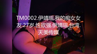 残念被肌肉教练和短发痞子轮流打桩,无套性爱骚穴被大屌撑的好大,激情对白