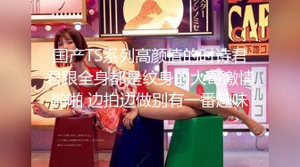 披肩发气质韵味美少妇，双道具自慰，深插，表情销魂最后尿尿