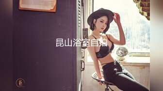 女模特和摄影师在拍摄中做爱