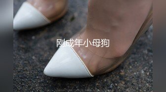 【新片速遞 】&nbsp;&nbsp;学生制服红唇妹妹！新人下海收费房！按摩器震穴假屌插嘴，开档黑丝跳蛋塞入，极度淫骚[1.13G/MP4/01:35:48]