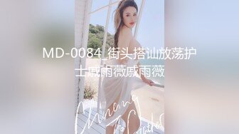 [MP4]女仆装风骚少妇玩弄大哥，骑在大哥脸上让他舔逼，大黑牛捅他菊花拔鸡巴毛，把鸡巴塞进蛋蛋里吸出来舔硬抽插