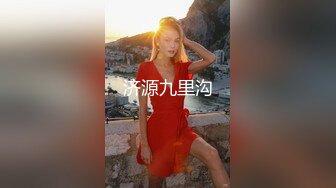 [MP4/ 403M] 超正的大奶子，小少妇一个人在家诱惑狼友，超级美乳撅着屁股掰开骚逼给狼友看骚穴自慰