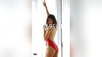 商场女厕全景偷拍破洞牛仔裤美女的 多毛小嫩B