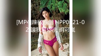 商场女厕全景后拍3位漂亮的小姐姐各种极品美鲍 (3)